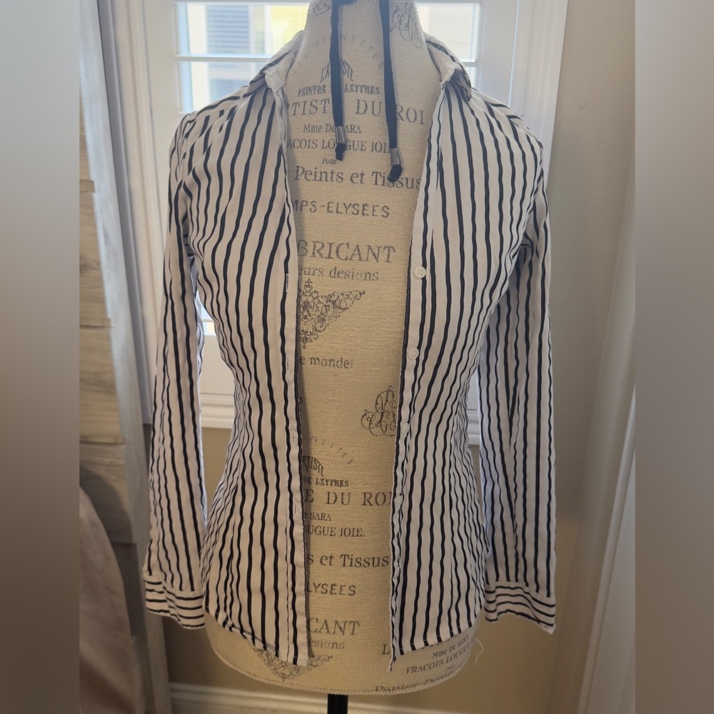 Black and White Striped H&M Women's Top